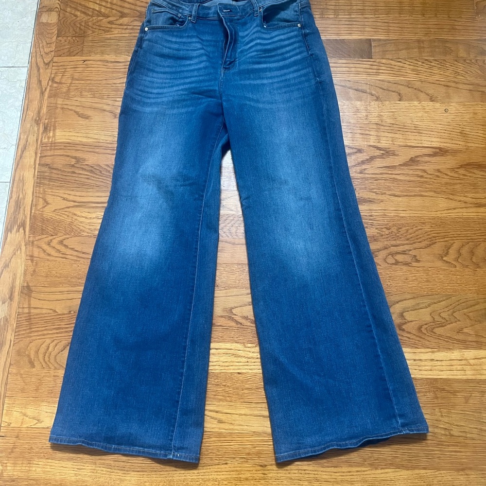 White House Black Market Wide Leg Jeans – Size 12